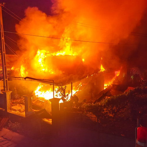 explozie și incendiu la o casă din Pildesti. o femeie de 56 de ani a suferit arsuri grave