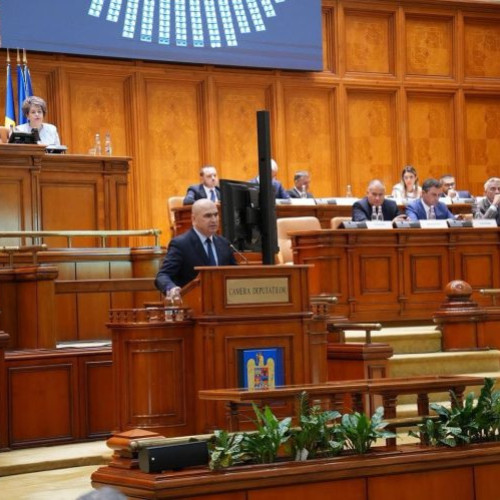 Motiune de cenzura respinsă de parlament, criticată dur de opoziție