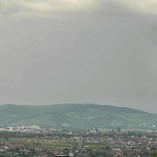 Avertizare meteo de Cod Portocaliu pentru Alba din cauza furtunilor violente