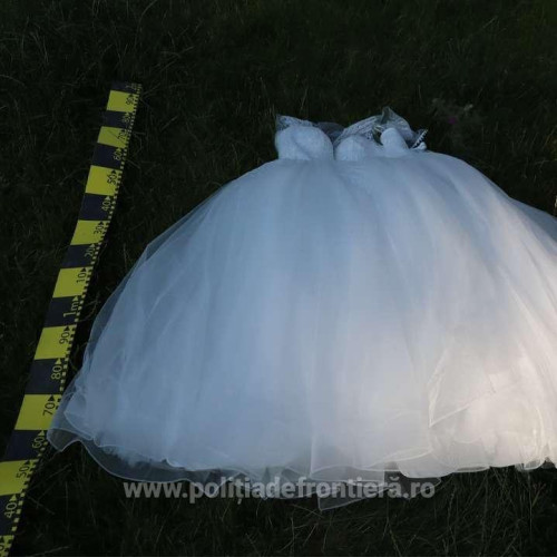 Contrabanda cu rochii de mireasă, descoperită de polițiștii de frontieră