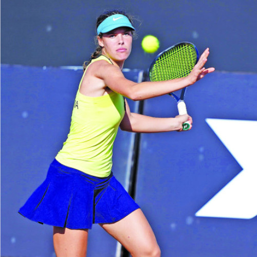 Giulia Safina Popa, prima reprezentantă a orașului Oradea pe tabloul principal al unui turneu WTA, a pierdut în prima rundă a competiției UniCredit Iași Open. Jucătoarea de 15 ani, clasată pe locul 1.225 în clasamentul WTA, a fost învinsă de Victoria Jimenez Kasintseva, din Andorra, care are 19 ani și se află pe poziția 130 în topul mondial. Partida a durat o oră și 33 de minute, iar rezultatul a fost 6-2, 7-5 în favoarea adversarei.