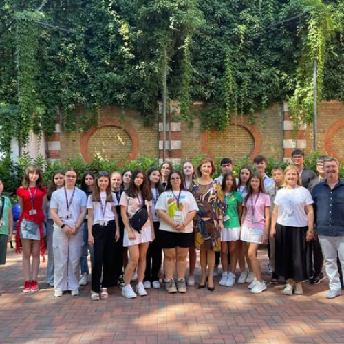 Elevi din Buzău forați să experimenteze diplomatia la Londra