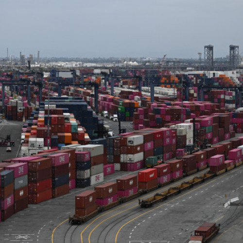 Portul Anvers-Bruges devine un depozit uriaș de maşini, din cauza tarifelor mocke impuse de SUA