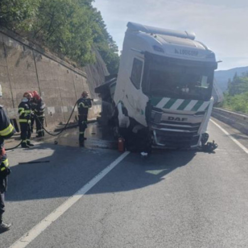 trafic blocat pe dn6 după un accident grav la orsova