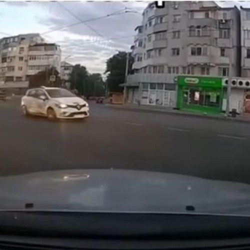 Provocare în trafic într-o intersecție aglomerată din Cluj