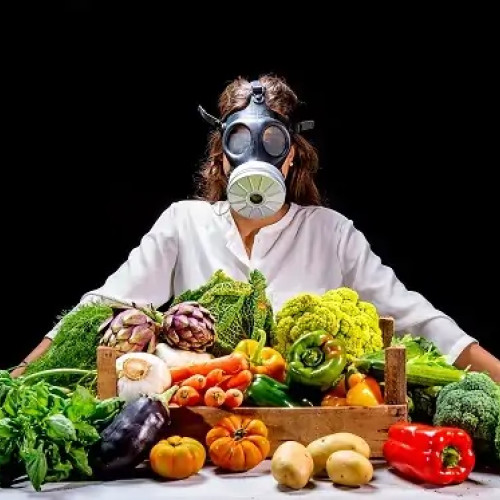 românii se tem de pesticidele din alimente și de riscurile asociate, iar această temere influențează tot mai mult obiceiurile de consum