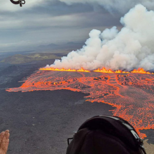 Vulcan din Islanda a erupts din nou pe peninsula Reykjanes