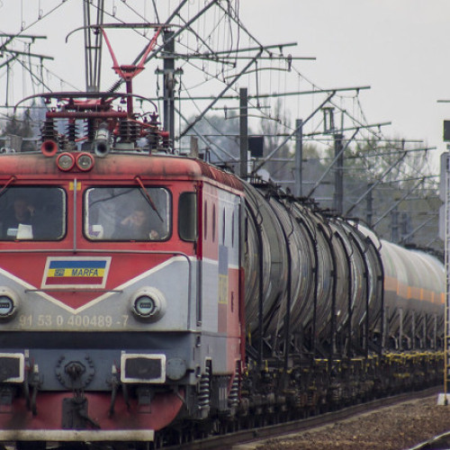 doi adolescenți s-au electrocutat încercând să-și facă o fotografie pe tren la Targu-Neamț