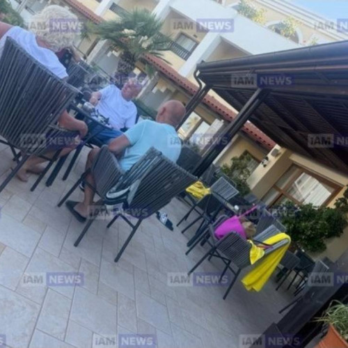 Sorin Oprescu, fostul primar al Bucureștiului, surprins pe o terasă din Halkidiki, Grecia