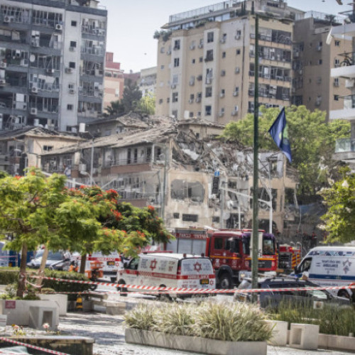 Iranul și-a îmbunătățit considerabil capacitatea de a pătrunde apărarea antiaeriană a Israelului în timpul operatiunii „Rising Lion”, potrivit unei anchete publicate miercuri de Wall Street Journal. Potrivit rezultatelor, dacă la începutul conflictului doar 8% dintre rachetele iraniene reușeau să treacă de sistemele defensive, în cea de-a doua fază procentul s-a dublat, ajungând la 16%.