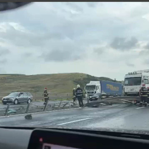 accident rutier pe autostrada A10. un TIR a pătruns pe contrasens după ce a lovit parapetul median