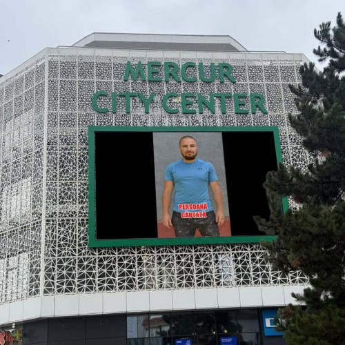 Fugarul Emil Ganj, cel mai urmărit infractor din România, dispărut de aproape două săptămâni, a fost căutat recent și în județul Alba, relatează alba24.ro. Potrivit sursei, oamenii legii au fost alertați după mai multe apeluri la numărul de urgență 112, iar polițiști din mai multe județe verifică piste și locații în încercarea de a-l găsi pe bărbat.