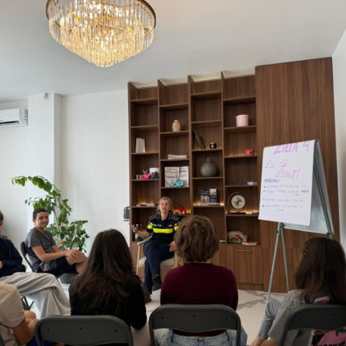 politistii din baia mare și oncesti au oferit lecții despre siguranța rutieră pentru copii