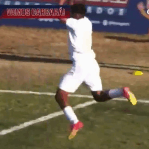 jucătorul brazilian Kesley se accidentează în timpul unei meci din copa paulista