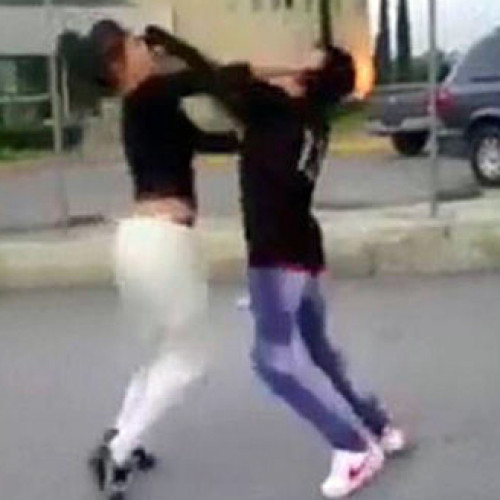 Două tinere implicate într-un conflict după un accident auto la Hațeg