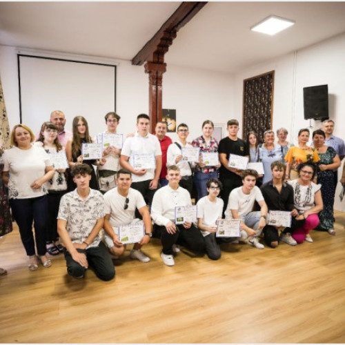 program de burse de merit de 15 ani pentru elevii din Beius, inițiat de promoția 1985 a colegiului "Samuil Vulcan"