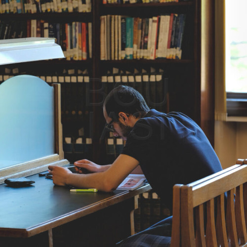 Iasul menține interesul pentru citit, chiar și în era digitalizării