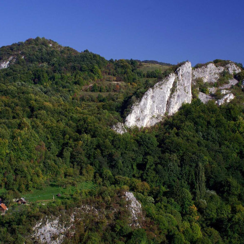 reactivarea unei cariere ilegale de piatră în cheile cibului, în ciuda protejării inițiale a zonei