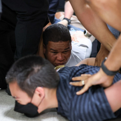 agentii americani sunt implicati in operatiuni musamalizate in tribunal, unde au arestat solicitanți de azil în timpul audierilor