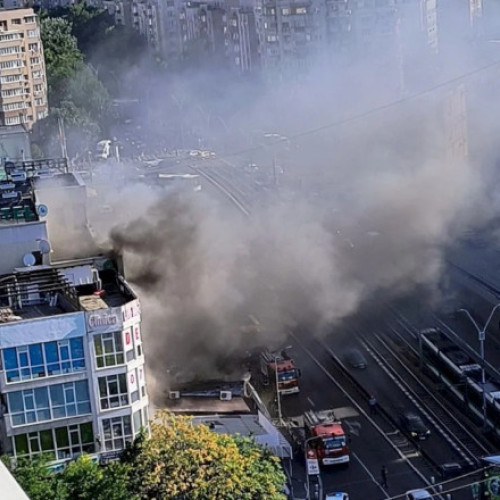 Incendiu în Sectorul 6 din București, în zona Pasajului Lujerului