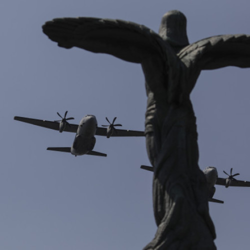 Ziua aviației române și a forțelor aeriene, sărbătorită cu spectacole aeriene la București