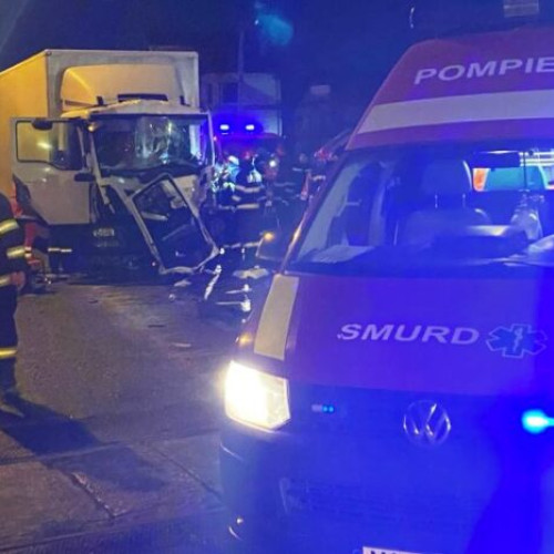 accident rutier între un TIR și un autoturism pe raza comunei domnești