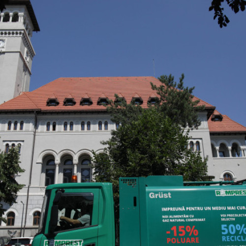 Consiliul Local Sector 1 pregătește un pachet de măsuri pentru salubritate, anunță viceprimarul Iulian Hatmanu, reprezentant REPER, care a spus că acesta va include un nou regulament și actualizarea frecvenței de curățare a străzilor din sector. El a adăugat că se va face o ajustare a prețurilor, după ani de haos în gestionarea acestei probleme. Viceprimarul a subliniat că s-au făcut reducări în serviciile de salubritate, iar acum bugetul plătește dublu pentru aceste servicii, din cauza faptelor din trecut.