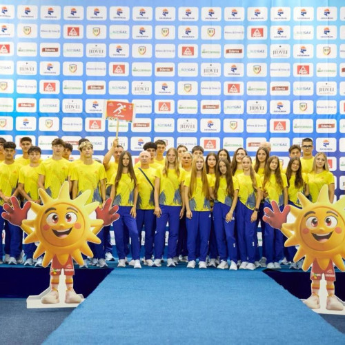 Cei 87 de tineri sportivi români, pregătiți pentru festivalul olimpic al tineretului european din Skopje 2025, au fost prezentați oficial într-o ceremonie plină de emoții la Complexul Olimpic "Sydney 2000" din Izvorani. Evenimentul a fost marcat de participarea unor oficiali de prestigiu care sprijină constant sportul românesc.