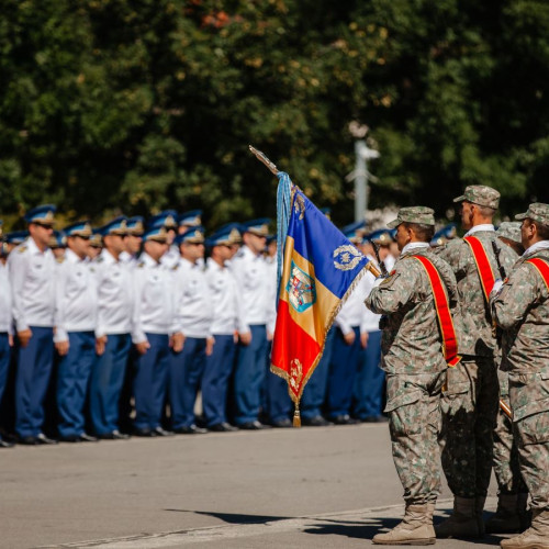 Ceremonie militară de recunoaștere a meritelor personanelor din forțele aeriene române