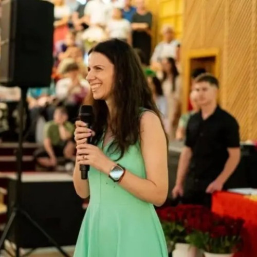 profesora brașoveană folosește o metodă inteligentă pentru a descoperi utilizarea AI în lucrările studenților