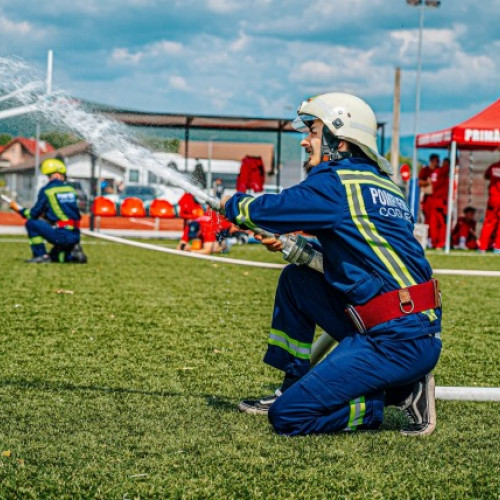 Echipajele de pompieri voluntari și privați din Brașov, în top la concursul interjudețean pentru situații de urgență