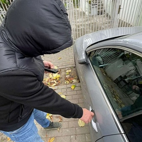 Mașina furată din Negrești-Oaș, recuperată în gara din Oradea