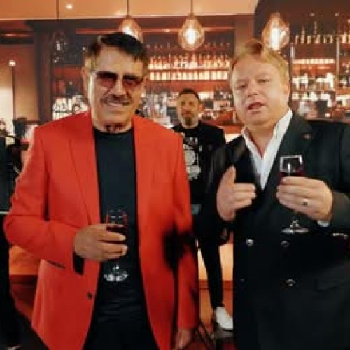 artist din Botoșani a lansat o melodie dedicată mirilor și nașilor