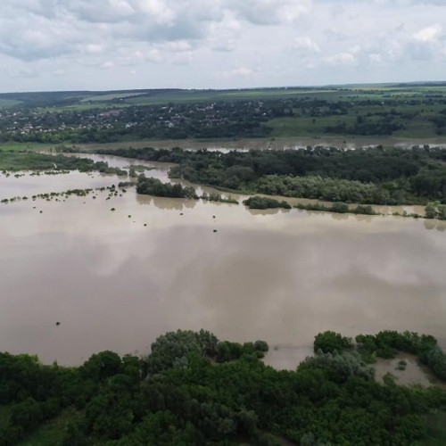 Riscuri de inundții pe râul Prut în continuare