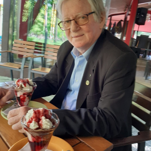 Doliu în lumea universitară galateană: a murit fostul decan Petru Alexe