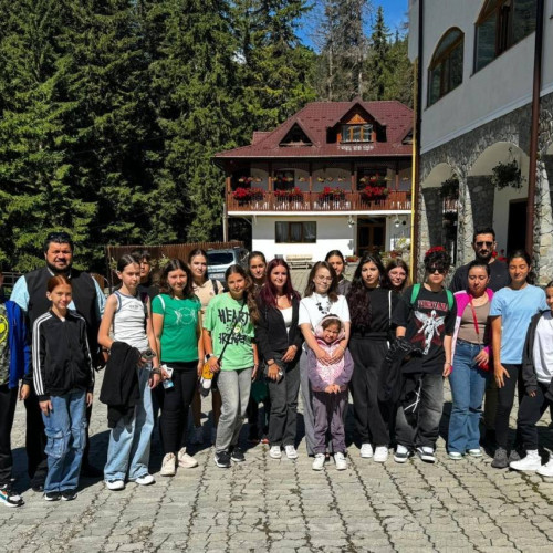 Tabere de vară pentru tineri la mănăstirea peștera Ialomiței în județul Dâmbovița