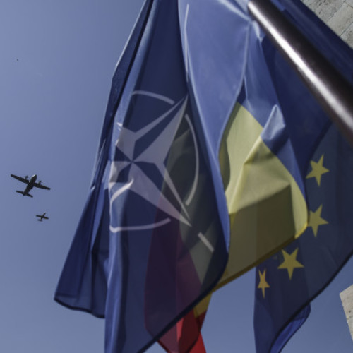 Ceremonie și spectacol aerian de Ziua aviatiei române și a forțelor aeriene