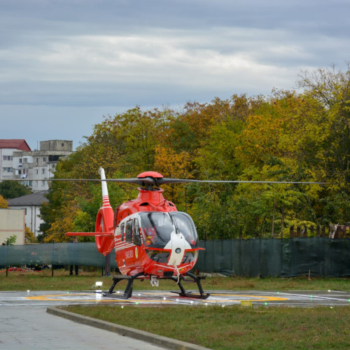 Bărbat din Botoșani, în stare gravă, transferat cu elicopterul SMURD către o clinică din Iași