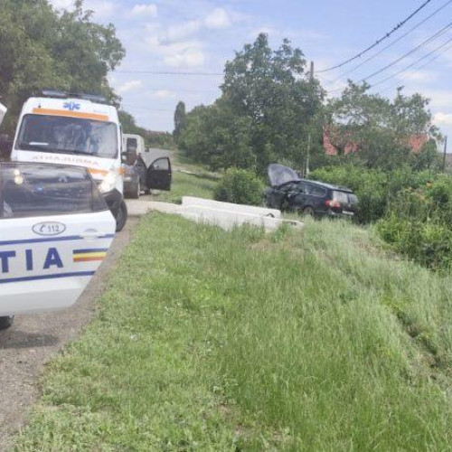 incident spectaculos pe drumurile din botoșani: o tânără a fugit de poliție și a avariat grav mașina