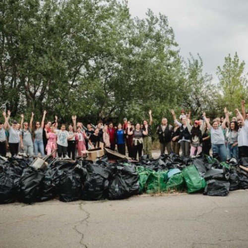 „Let's Do It, Romania!” sărbătorește 15 ani de activism ecologic cu un concurs național de raportare a deșeurilor și ambroziei