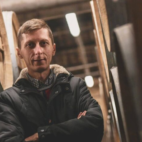 Aurel Istrate, un somelier român apreciat în Marea Britanie, își povestește drumul spre succes