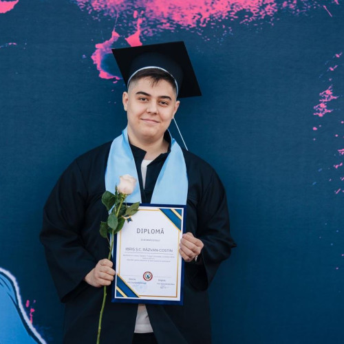 tânăr constănțean cu rezultate remarcabile în domeniul educației și voluntariatului