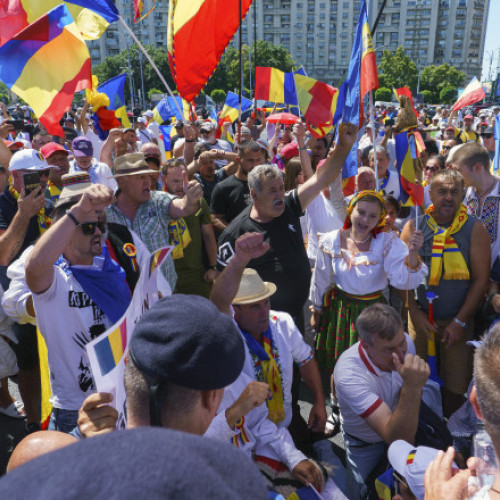 Proteste la București: forțele de ordine au aplicat amenzi de aproape 73.000 de lei și au deschis șase dosare penale