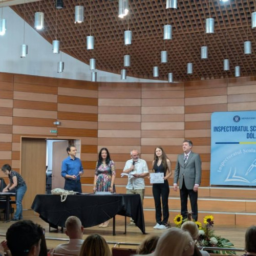 tânără elevă din borșa, aflată la concursul național de idei despre educație și societate