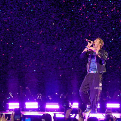 Chris Martin, solistul trupei Coldplay, le-a transmis un mesaj subtil participanților la concertul de pe stadionul Camp Randall din Wisconsin, după incidentul de săptămâna trecută, relatează digi24.ro.