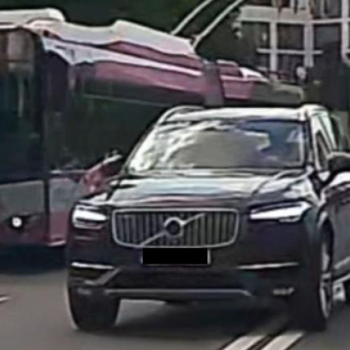 accident rutier pe timpul orei de vârf într-o zonă aglomerată din oras