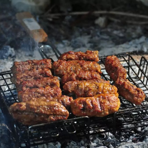 Bărbat din Botoșani amendat pentru făcut grătar în spațiul verde