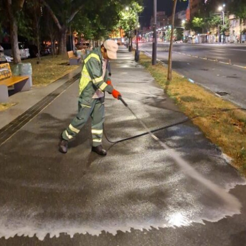 se reinstituie serviciile de salubritate în sectorul 1 al bucureștiului pentru a asigura standarde legale
