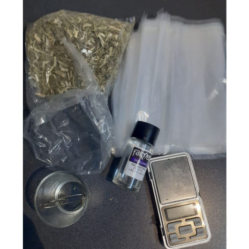 Polițiștii locali din Constanța au depistat un bărbat care oferea substanțe psihoactive pe stradă