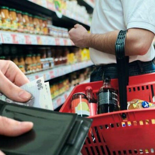 creșteri de prețuri și taxe noi în România începând cu august